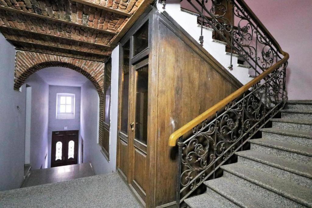 Rustaveli Central Aparthotel Тбилиси Экстерьер фото